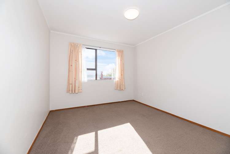 66d Woodglen Road Glen Eden_13