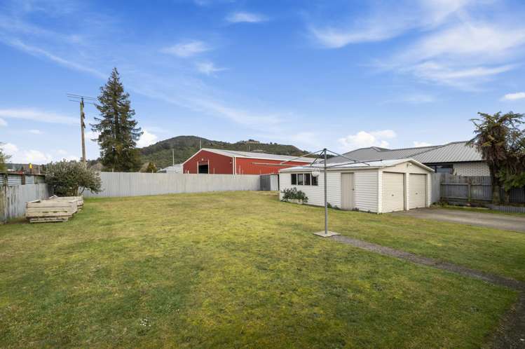 2 Tapsell Road Fairy Springs_15