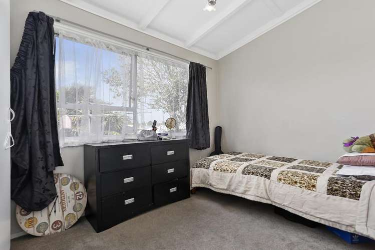 45 Queen Mary Avenue New Lynn_9