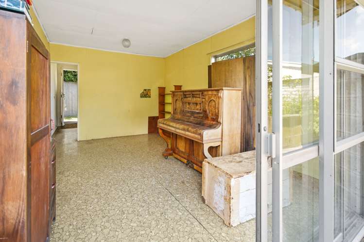 8 Cornwall Place Stoke_21