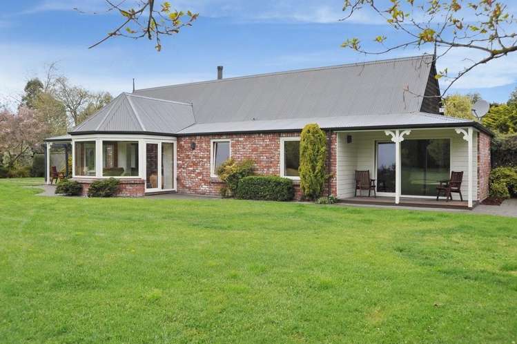 454 Johns Road Fernside_32