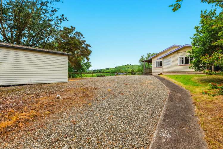 10 Cemetery Road Matiere_12