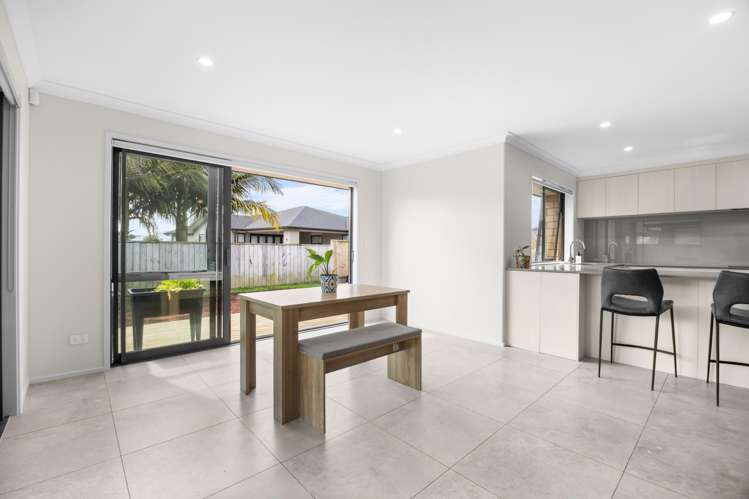 13 Leebank Crescent Riverhead_11