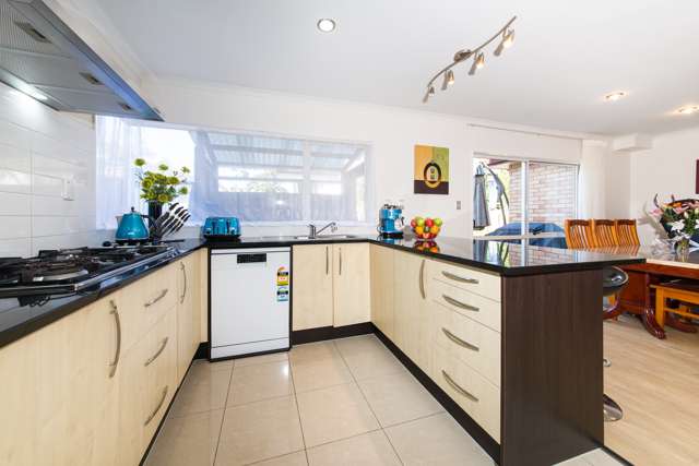 73 Mandival Avenue Flat Bush_4