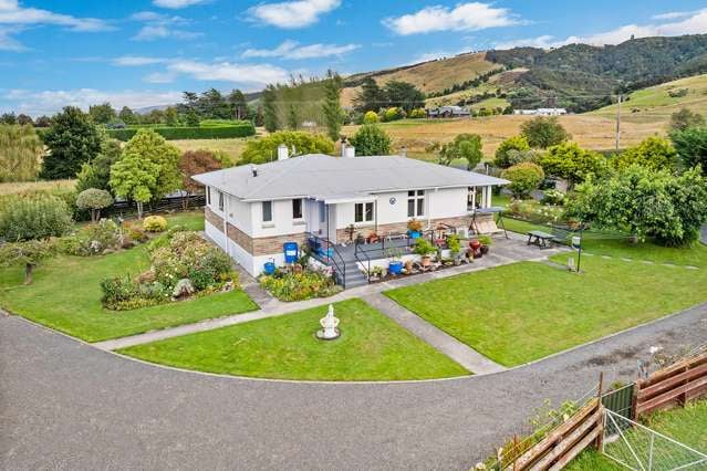 North Taieri Gem "Lazy Acres"