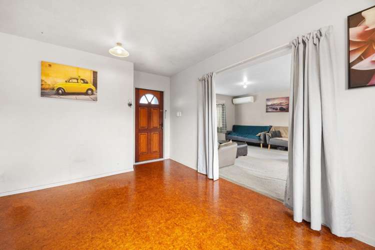 2/49 Clevedon Road Papakura_2