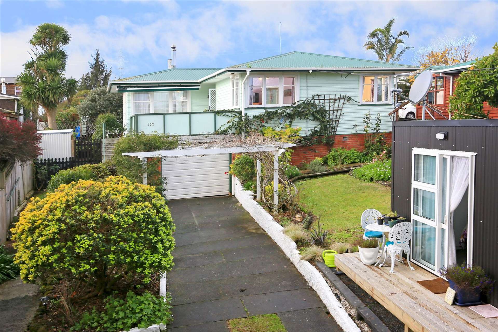 137 Flanshaw Road Te Atatu South_0