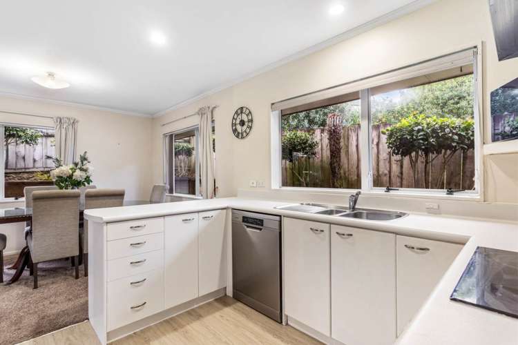 2/21 Stewart Gibson Place Manurewa_6