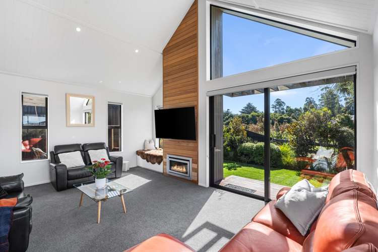 32 Carnaveron Drive_2