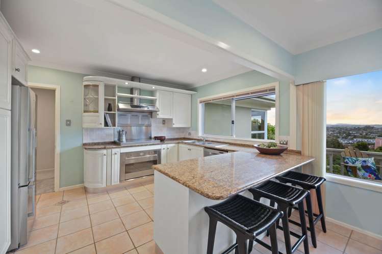 10 Etherege Place Mellons Bay_11