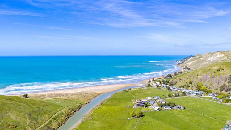 50 Punawaitai Road Pourerere Beach_8