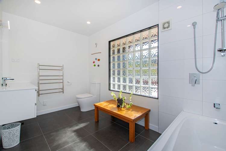 115A Memorial Drive Parahaki_10