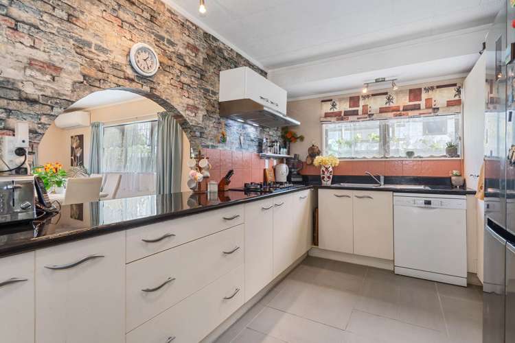 54 Eureka Place Parahaki_10