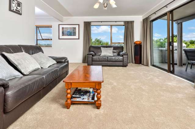 2/50 Carlisle Road Browns Bay_4