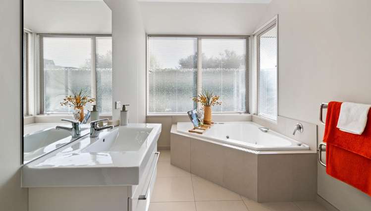 28 Matheson Crescent Albert Town_12