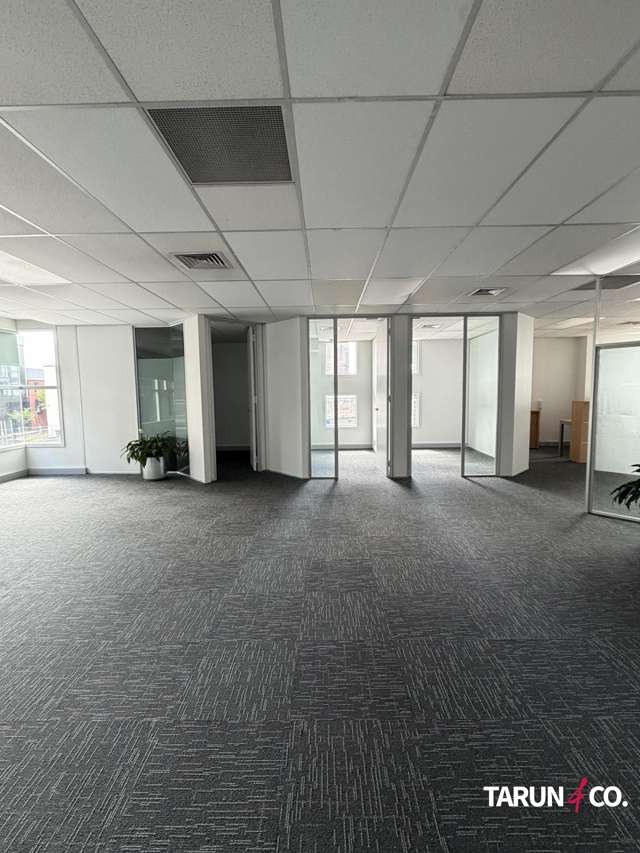 Premium Full-Floor Office in Uptown/Grafton!