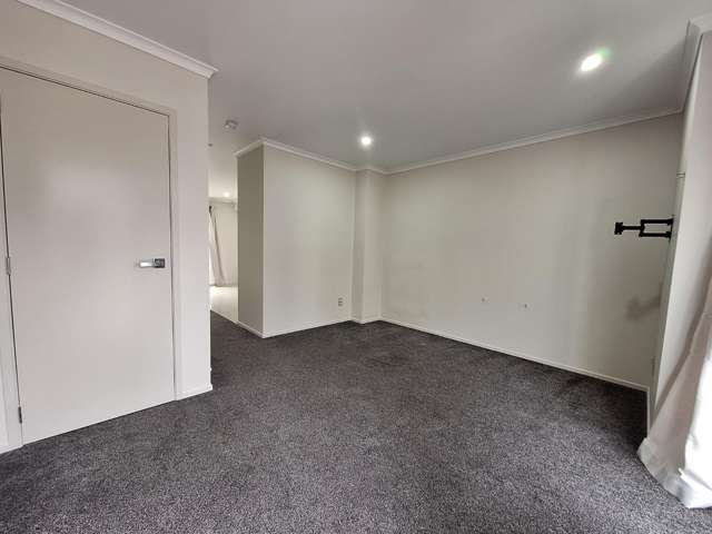 10/4 Wallson Crescent 1832_3