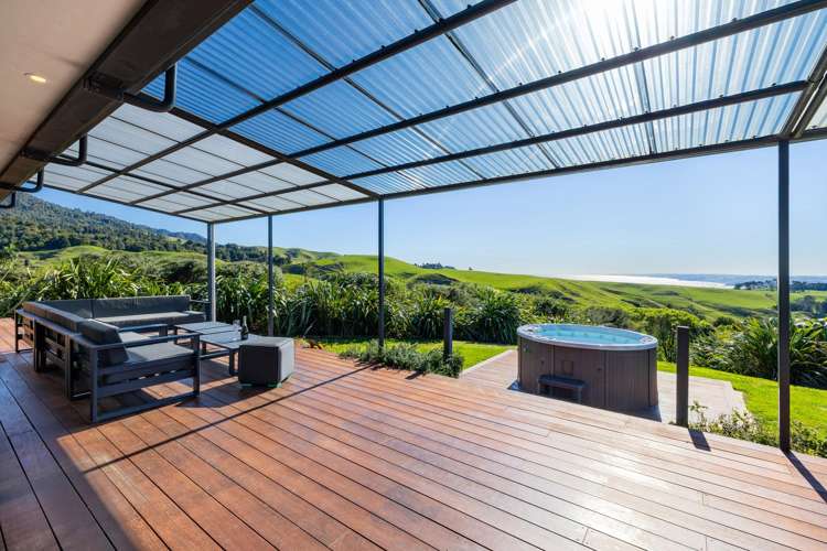 666 Te Hutewai Road Raglan_40
