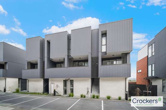 Brand New Townhouse at the heart of Te Atatu South