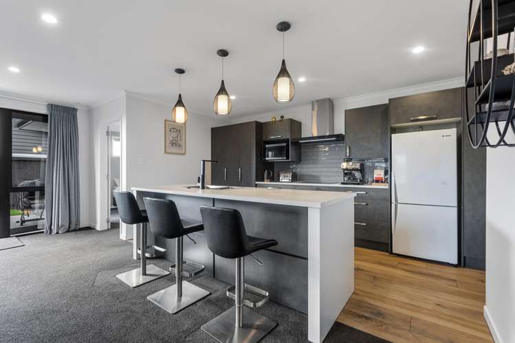 8 Cowell Crescent Pyes Pa_3