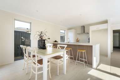 23 Hammick Crescent_3