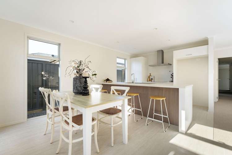 23 Hammick Crescent_2