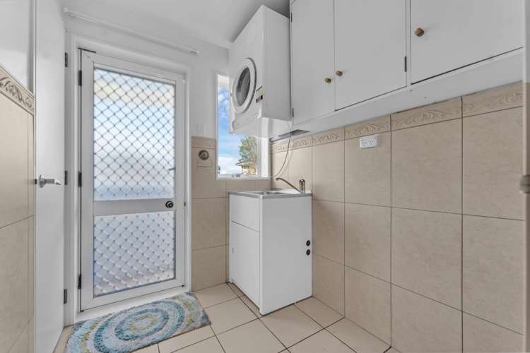 2/4 Fairlea Road Te Atatu South_16