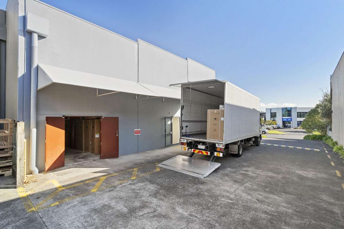 3/33 William Pickering Drive_4
