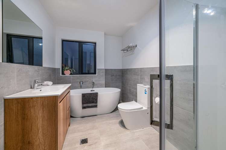 6/43B Waimumu Road Massey_5
