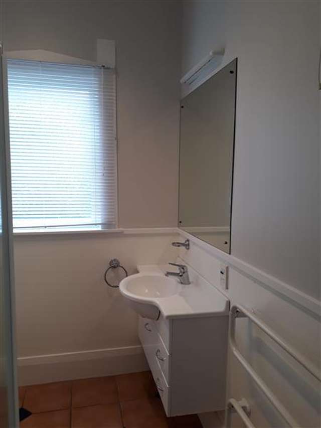 613 St Aubyn Street West 10482_2