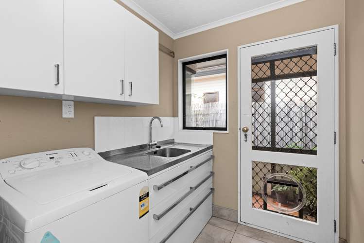 54a Menin Road Onekawa_10