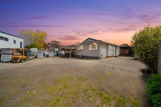 #THEDAY - 5 BEDS + UTILITY ROOMS