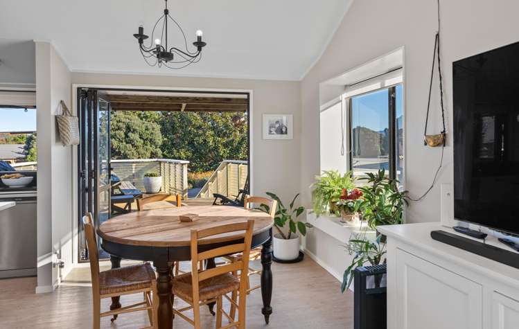 279 Peka Peka Road_3