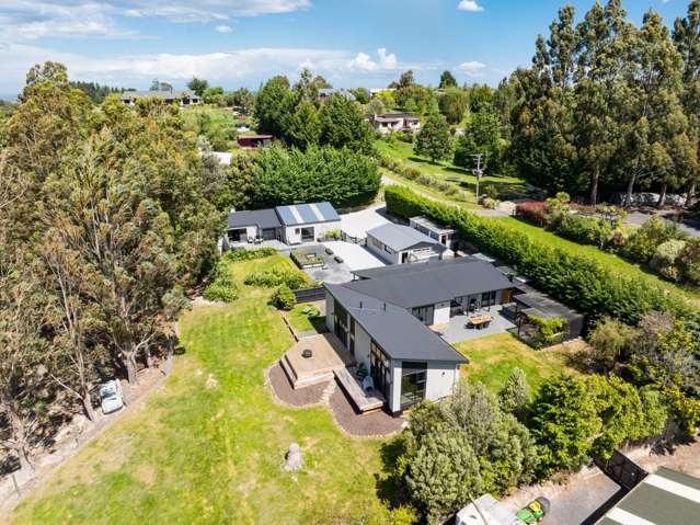 Magical lifestyle retreat with elevated views