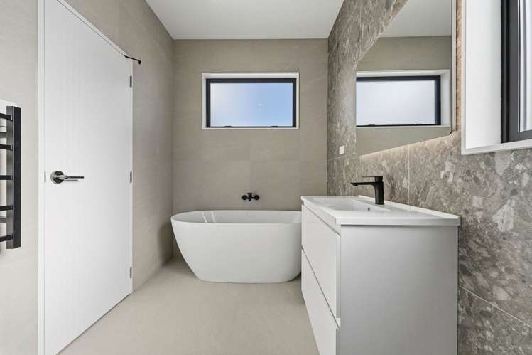 17 & 23 Wira Lane Silverdale_14