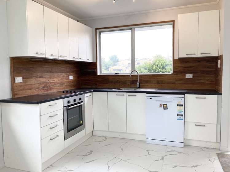 69 Kemp Road Massey_3