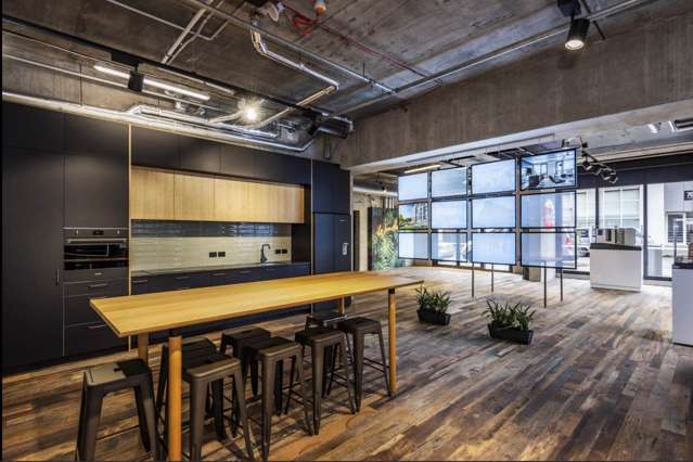 GROUND FLOOR OFFICE WITH STORAGE