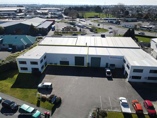 Versatile Warehouse and Office