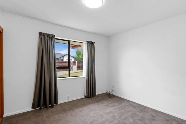 1/25 De Havilland Street Hornby_3