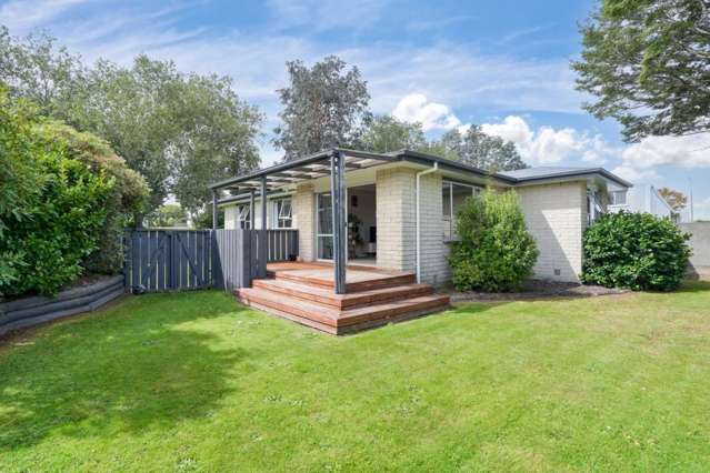 * UNDER OFFER * Invest or Nest - The Choice is Yours!