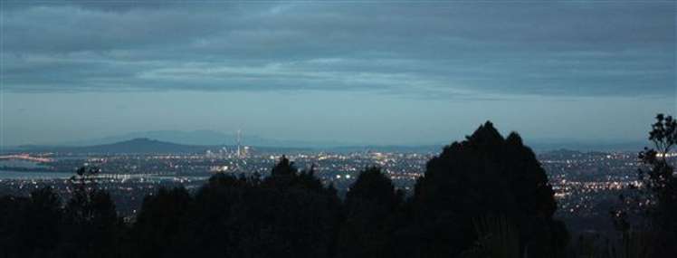 471 Scenic Drive Waiatarua_17