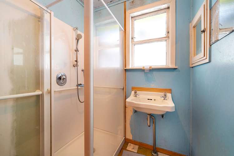 24 Cobham Crescent Kelston_14