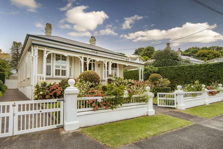 15 Jubilee Avenue Devonport_32