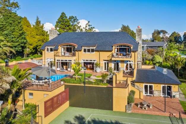 35 Huia Road in Titirangi, Auckland
