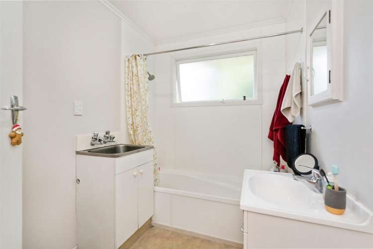 1208 New North Road Mount Albert_8