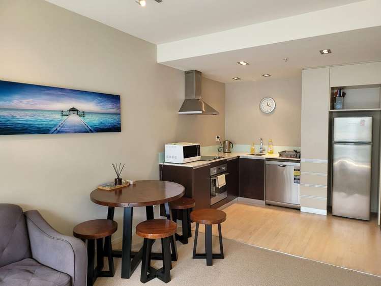 302/28 Torrens Terrace Mount Cook_10