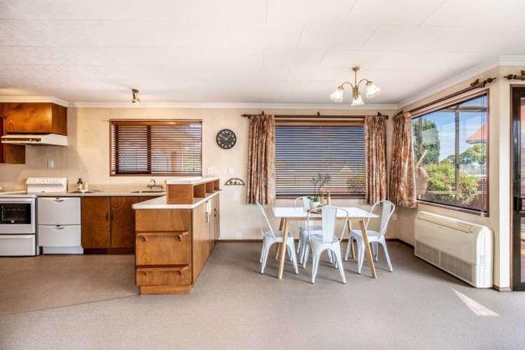 349 Queens Drive Windsor_9