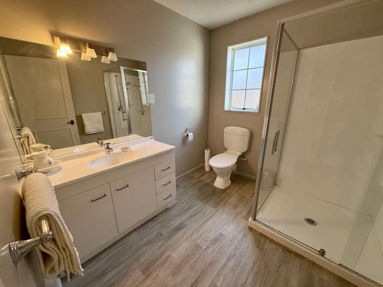 25c Thomson Street Avenal_25