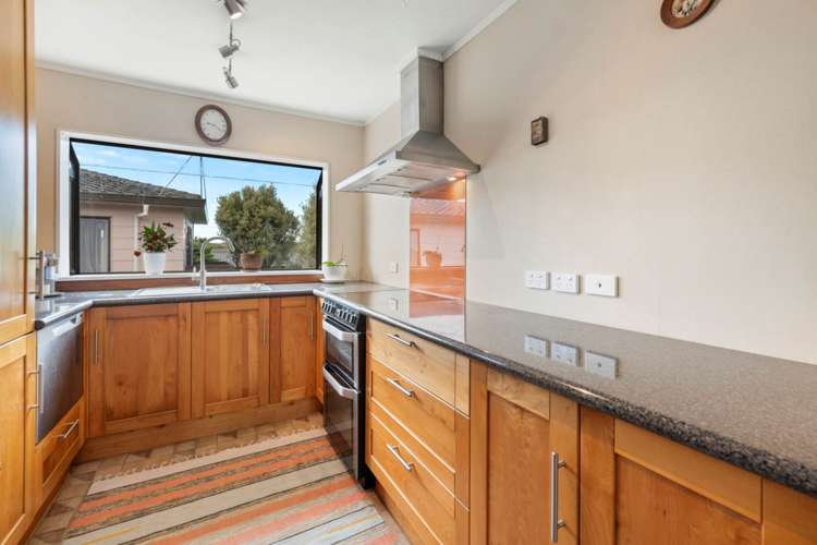 6 Coubray Place Botany Downs_11