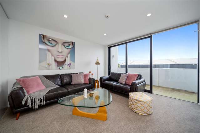 2/86 Hurlstone Drive Taranaki_4